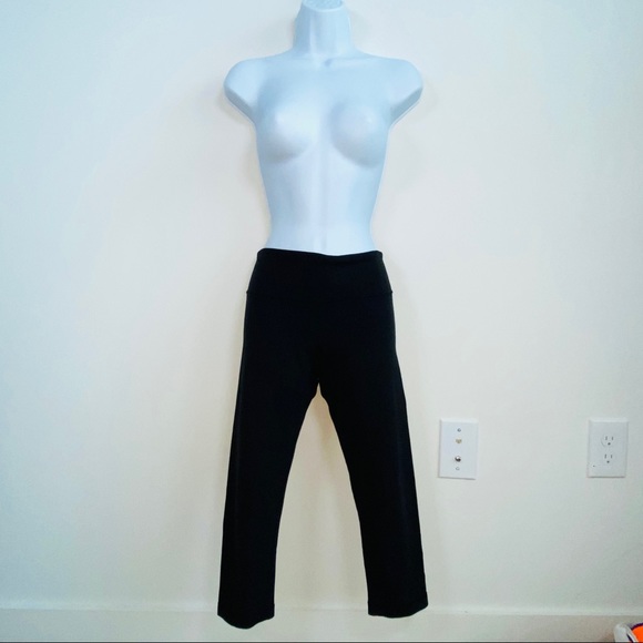 Black Wunder Under Crop Training Leggings by Lululemon Athletica Size 6 - Picture 3 of 11